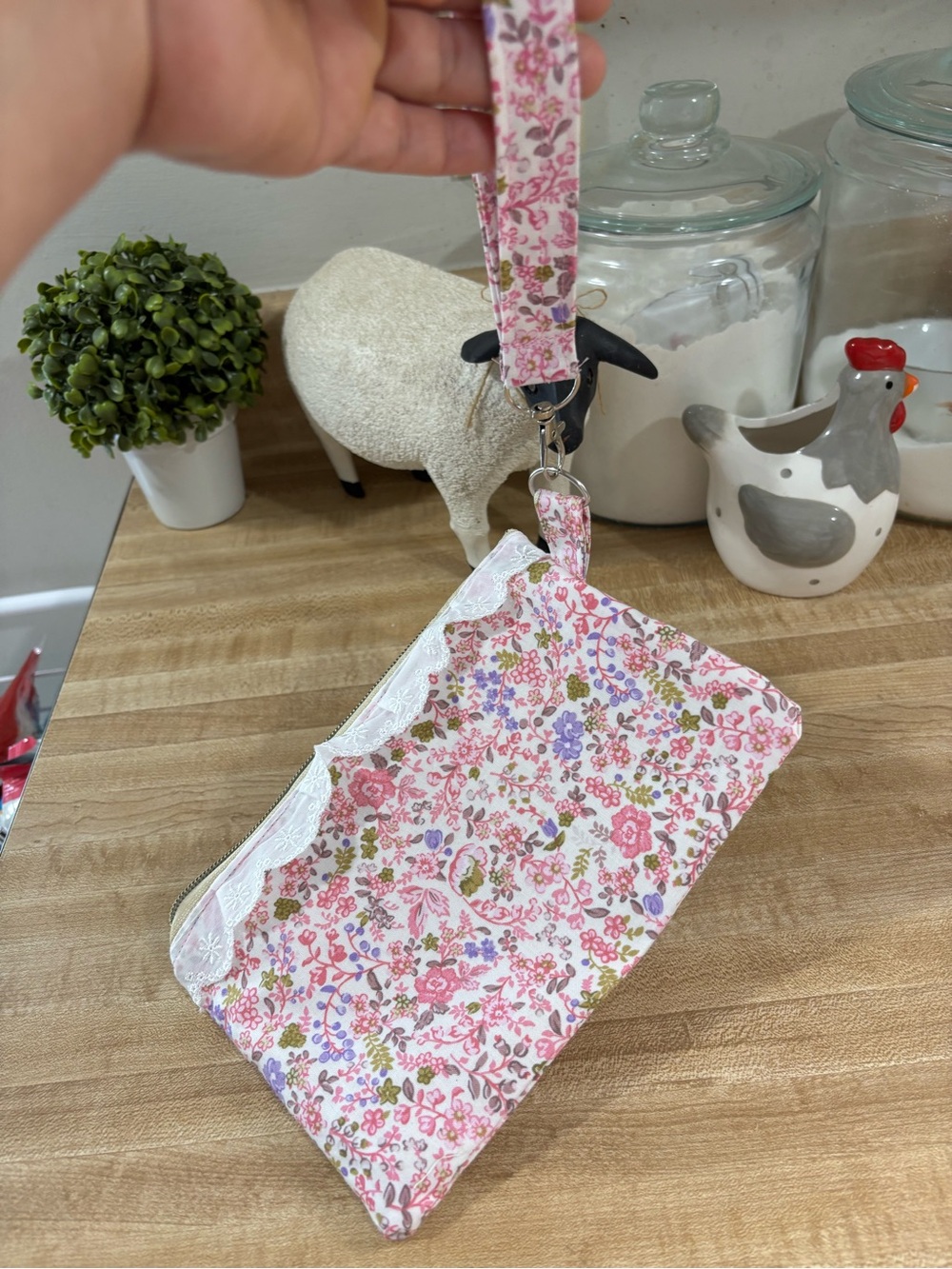Phone Floral Wristlet Clutch in Pink